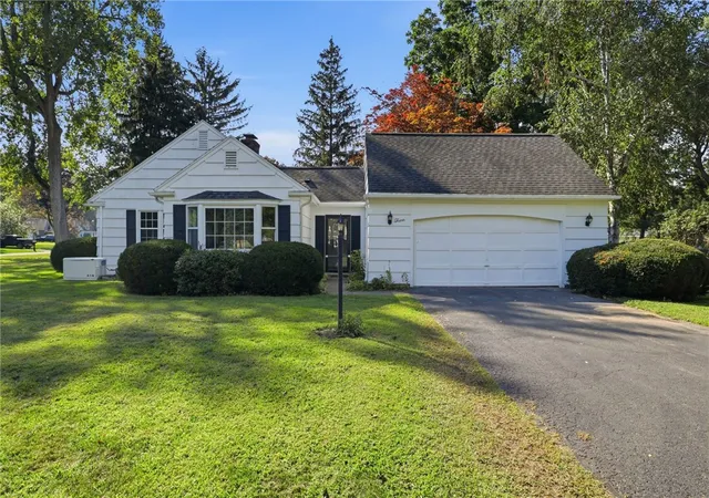 Photo 2 of Sale Pending at 5 Duncott Rd, Perinton, NY 14450 | MLS# R1710666 | Listing updated on 2026-09-02