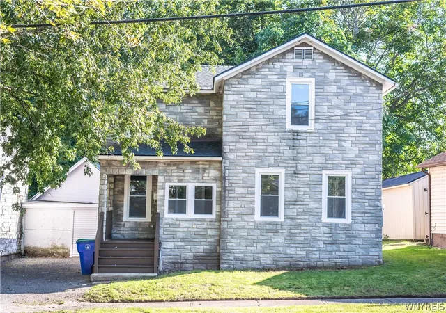 Photo 1 of Sale Pending at 104 E Oak Orchard St, Shelby, NY 14103 | MLS# B1710557 | Listing updated on 2026-09-10