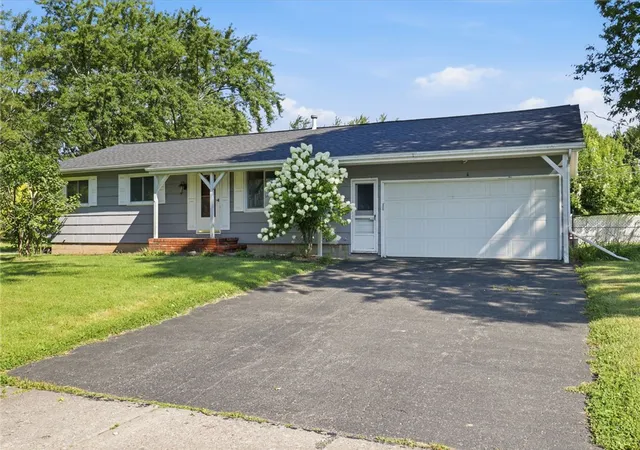 Photo 3 of Sale Pending at 4 Bambi Ln, Gates, NY 14624 | MLS# R1710678 | Listing updated on 2026-09-07