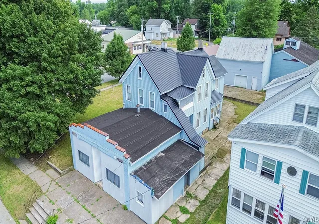 Photo 2 of Single family home for sale at 748 W Dominick St, Rome, NY 13440 | MLS# S1710690 | Listing updated on 2026-09-14