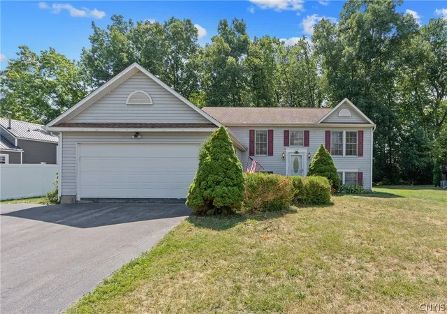 Single family home for sale at 5381 Carrick Cir, Cicero, NY 13029 | MLS# S1709782