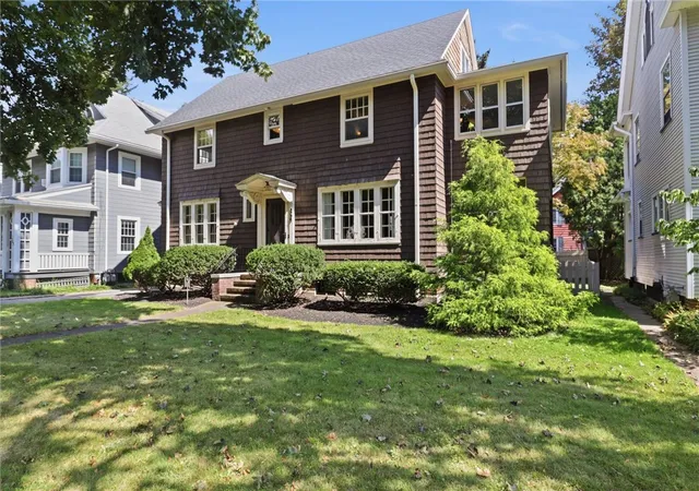 Photo 3 of Sale Pending at 264 Berkeley St, Rochester, NY 14607 | MLS# R1710590 | Listing updated on 2026-09-11