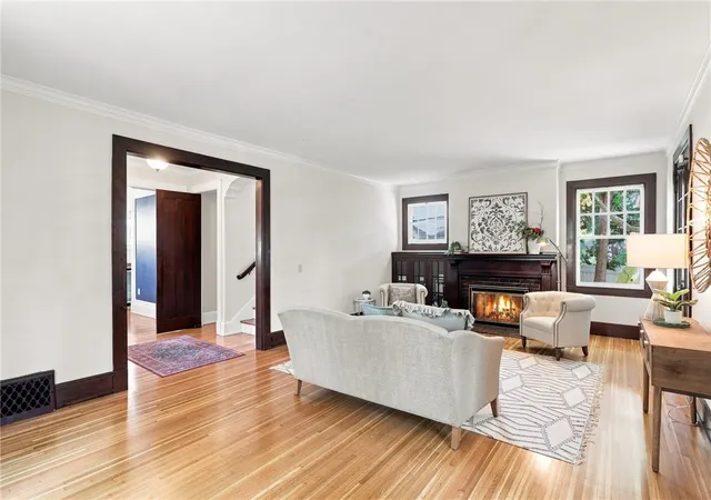 Photo 4 of Sale Pending at 264 Berkeley St, Rochester, NY 14607 | MLS# R1710590 | Listing updated on 2026-09-11