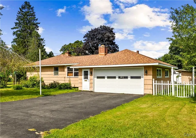 Photo 2 of Single family home for sale at 900 W Bloomfield St, Rome, NY 13440 | MLS# S1710521 | Listing updated on 2026-08-28