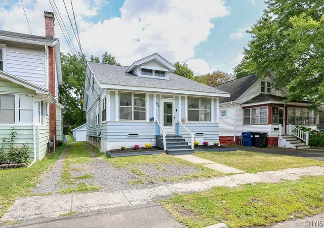 Photo 2 of Multi family home for sale at 136 Wadsworth St, Syracuse, NY 13203 | MLS# S1710620 | Listing updated on 2026-09-03
