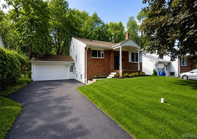 Photo 2 of Sale Pending at 5 N Burbank Dr, Amherst, NY 14226 | MLS# B1710811 | Listing updated on 2026-09-05