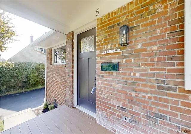Photo 3 of Sale Pending at 5 N Burbank Dr, Amherst, NY 14226 | MLS# B1710811 | Listing updated on 2026-09-05