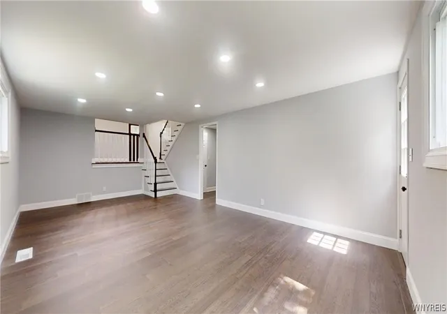 Photo 3 of Sale Pending at 5 N Burbank Dr, Amherst, NY 14226 | MLS# B1710811 | Listing updated on 2026-09-05