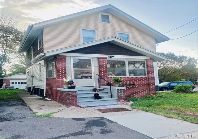 Single family home for sale at 1831 Butternut St, Syracuse, NY 13208 | MLS# S1710857
