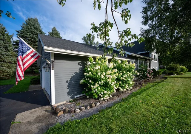 Photo 2 of Single family home for sale at 3308 Walden Oaks Blvd, Cortlandville, NY 13045 | MLS# S1710875 | Listing updated on 2026-08-30