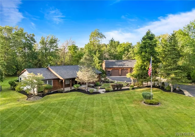Photo 3 of Sale Pending at 5900 Creekview Dr, Clarence, NY 14032 | MLS# B1710111 | Listing updated on 2026-09-08