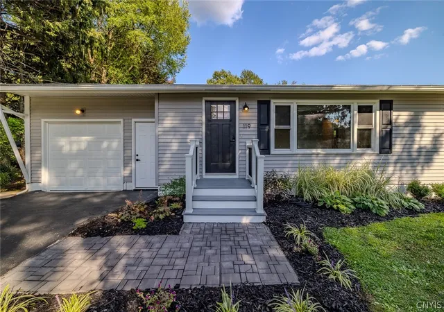 Photo 3 of Single family home for sale at 119 Greystone Dr, Camillus, NY 13031 | MLS# S1710895 | Listing updated on 2026-08-30