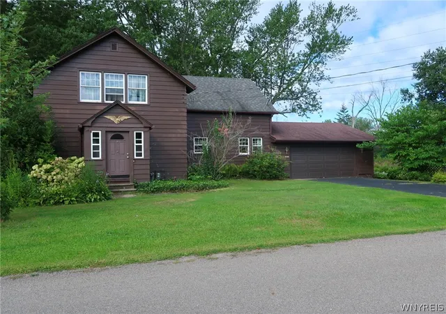 Photo 2 of Sale Pending at 17015 Ontario Rd, Hanover, NY 14081 | MLS# B1710897 | Listing updated on 2026-09-05