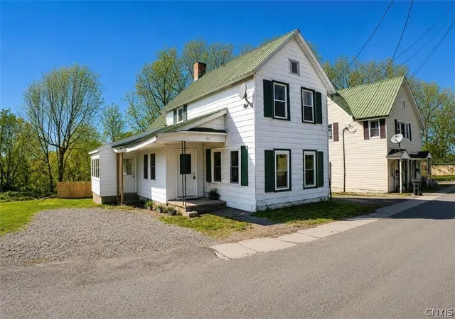Photo 1 of Single family home for sale at 131 Scio St, Watertown City, NY 13601 | MLS# S1710903 | Listing updated on 2026-08-29