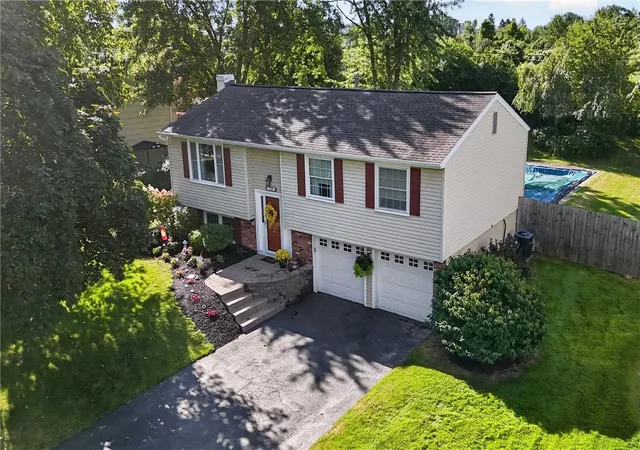 Photo 1 of Sale Pending at 73 Blackwell Ln, Henrietta, NY 14467 | MLS# R1710112 | Listing updated on 2026-09-05