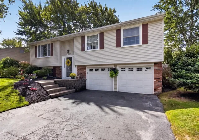 Photo 2 of Sale Pending at 73 Blackwell Ln, Henrietta, NY 14467 | MLS# R1710112 | Listing updated on 2026-09-05