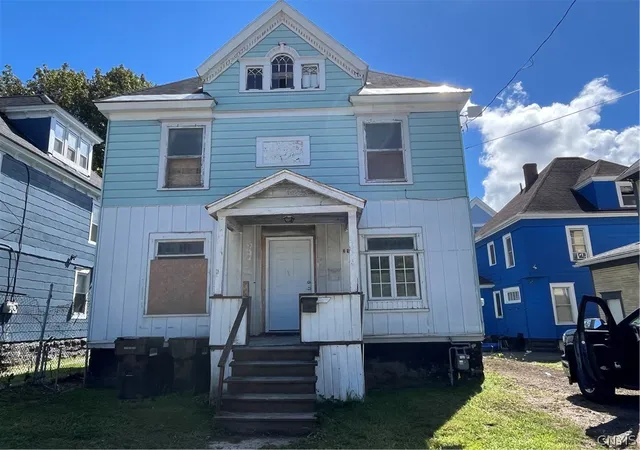 Photo 1 of Single family home for sale at 210 E Colvin St, Syracuse, NY 13205 | MLS# S1710756 | Listing updated on 2026-09-02