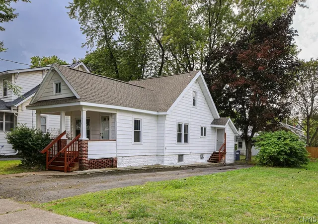 Photo 2 of Sale Pending at 216 S Midler Ave, Syracuse, NY 13206 | MLS# S1710922 | Listing updated on 2026-09-09