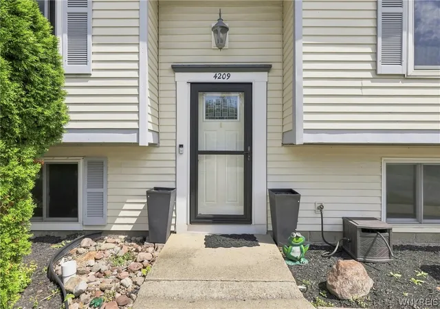 Photo 3 of Single family home for sale at 4209 Polly Ln, Hamburg, NY 14075 | MLS# B1710704 | Listing updated on 2026-09-03