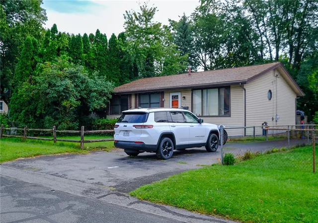 Photo 1 of Single family home for sale at 324 Manchester Rd, Schenectady, NY 12304 | MLS# R1710732 | Listing updated on 2026-09-08