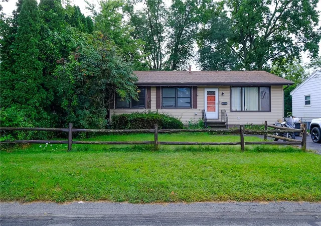 Photo 2 of Single family home for sale at 324 Manchester Rd, Schenectady, NY 12304 | MLS# R1710732 | Listing updated on 2026-09-08