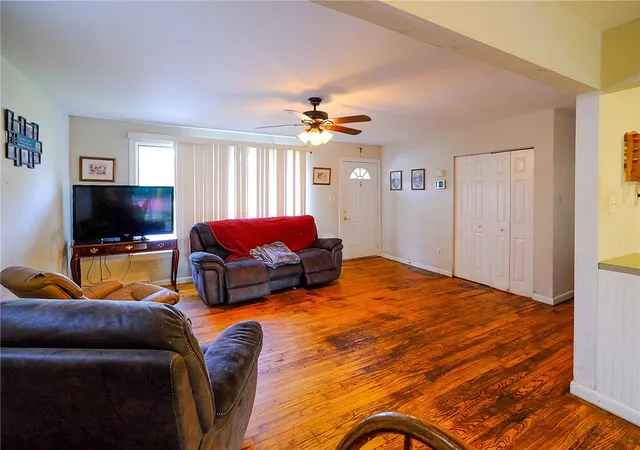 Photo 4 of Single family home for sale at 324 Manchester Rd, Schenectady, NY 12304 | MLS# R1710732 | Listing updated on 2026-09-08