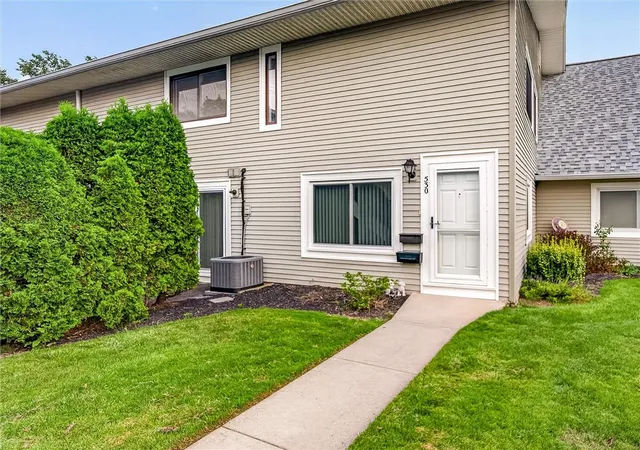 Photo 1 of Sale Pending at 530 Eastbrooke Ln, Brighton, NY 14618 | MLS# R1705844 | Listing updated on 2026-09-11