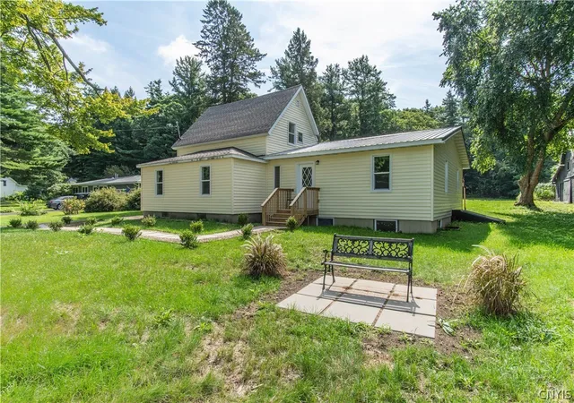 Photo 1 of Single family home for sale at 38096 Rt 12e, Clayton, NY 13624 | MLS# S1710929 | Listing updated on 2026-09-03