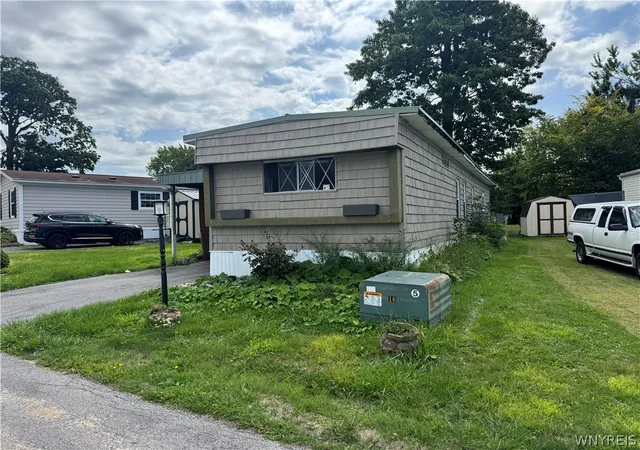 Manufactured home for sale at 3450 Howard Rd #41, Hamburg, NY 14075 | MLS# B1710990