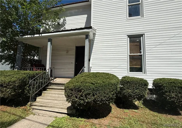 Photo 1 of Single family home for sale at 65 Lewis St, Lockport City, NY 14094 | MLS# B1711012 | Listing updated on 2026-08-31