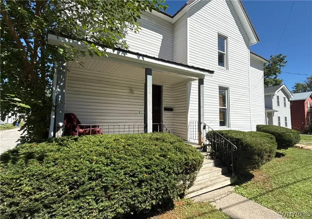 Photo 2 of Single family home for sale at 65 Lewis St, Lockport City, NY 14094 | MLS# B1711012 | Listing updated on 2026-08-31