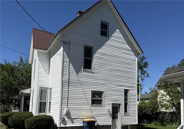 Photo 3 of Single family home for sale at 65 Lewis St, Lockport City, NY 14094 | MLS# B1711012 | Listing updated on 2026-08-31