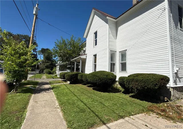 Photo 3 of Single family home for sale at 65 Lewis St, Lockport City, NY 14094 | MLS# B1711012 | Listing updated on 2026-08-31