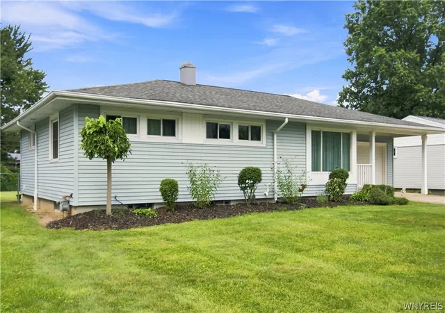 Photo 3 of Sale Pending at 872 Woodstock Ave, Tonawanda, NY 14150 | MLS# B1710998 | Listing updated on 2026-09-10
