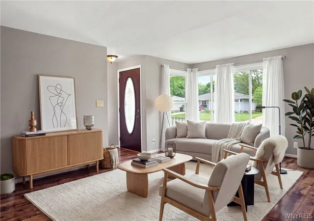 Photo 3 of Sale Pending at 872 Woodstock Ave, Tonawanda, NY 14150 | MLS# B1710998 | Listing updated on 2026-09-10