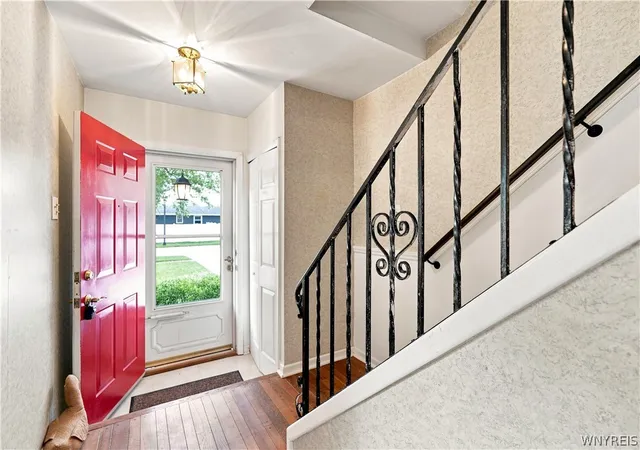 Photo 4 of Single family home for sale at 25 Jeffrey Dr, Buffalo, NY 14228 | MLS# B1710269 | Listing updated on 2026-09-11