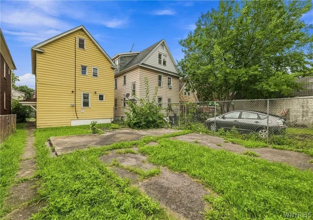 Photo 4 of Multi family home for sale at 419 18th Street, Niagara Falls, NY 14303 | MLS# B1710738 | Listing updated on 2026-08-31