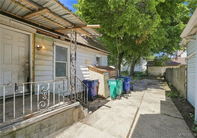 Photo 3 of Single family home for sale at 48 Sirret St, Buffalo, NY 14220 | MLS# B1709207 | Listing updated on 2026-09-06
