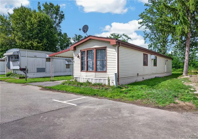Photo 3 of Manufactured home for sale at 59 Annamarie, Buffalo, NY 14225 | MLS# B1710538 | Listing updated on 2026-09-09