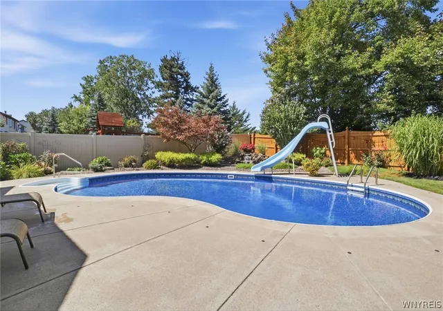 Photo 4 of Sale Pending at 80 Britannia Dr, East Amherst, NY 14051 | MLS# B1710975 | Listing updated on 2026-09-08