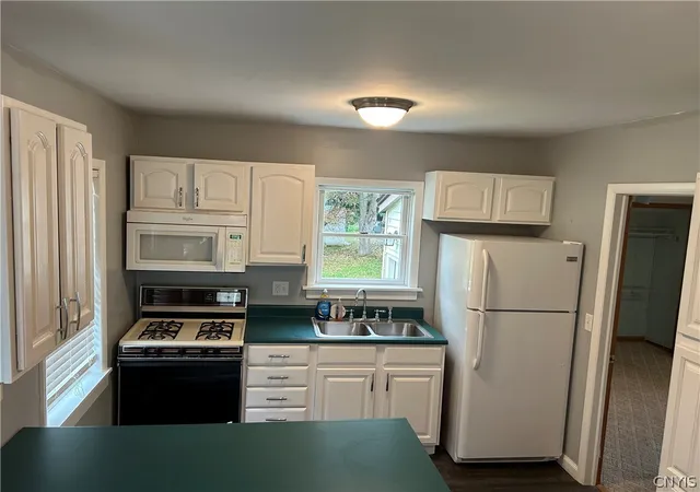 Photo 2 of Single family home for sale at 90 Ontario St, Oswego, NY 13126 | MLS# S1711003 | Listing updated on 2026-08-31