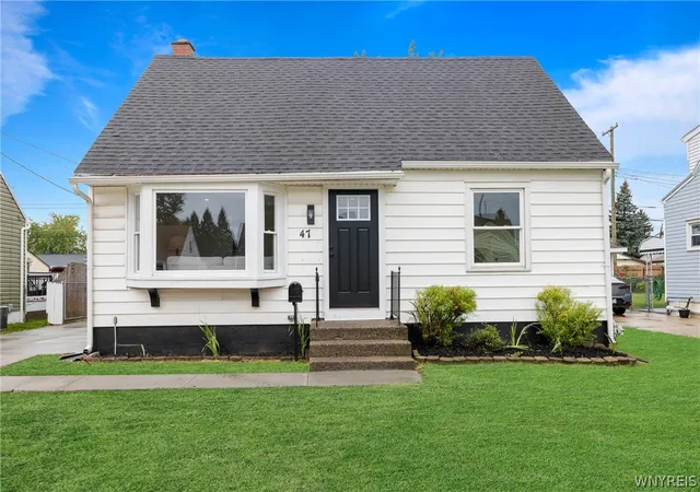 Photo 1 of Single family home for sale at 47 S Hedley St, Buffalo, NY 14206 | MLS# B1711119 | Listing updated on 2026-09-14