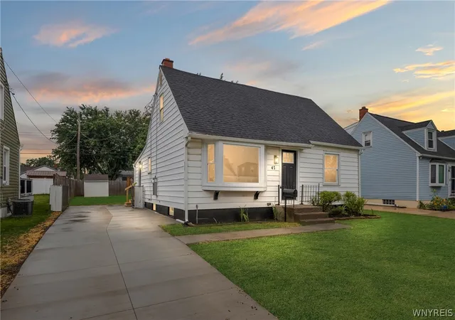 Photo 2 of Single family home for sale at 47 S Hedley St, Buffalo, NY 14206 | MLS# B1711119 | Listing updated on 2026-09-14