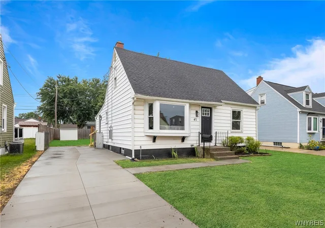 Photo 3 of Single family home for sale at 47 S Hedley St, Buffalo, NY 14206 | MLS# B1711119 | Listing updated on 2026-09-14