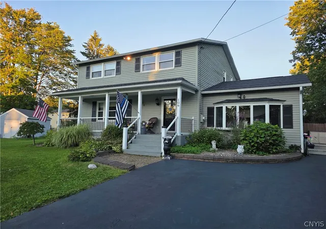 Photo 1 of Single family home for sale at 106 Thorndike Ln, Minoa, NY 13116 | MLS# S1710155 | Listing updated on 2026-09-13