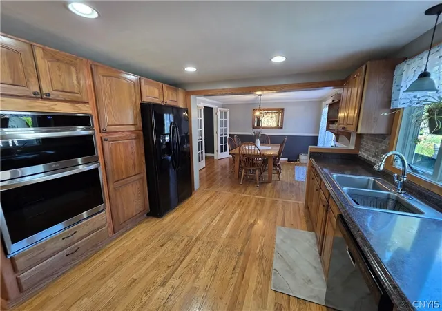 Photo 3 of Single family home for sale at 106 Thorndike Ln, Minoa, NY 13116 | MLS# S1710155 | Listing updated on 2026-09-13