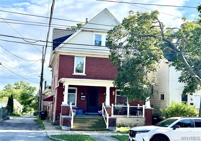 Listing Photo 1 - Condo for sale in building located at 915 Fry Ave, Niagara Falls, NY 14301