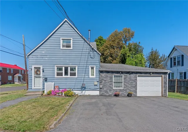 Photo 1 of Single family home for sale at 101 Ellen St, Syracuse, NY 13208 | MLS# S1711043 | Listing updated on 2026-09-10