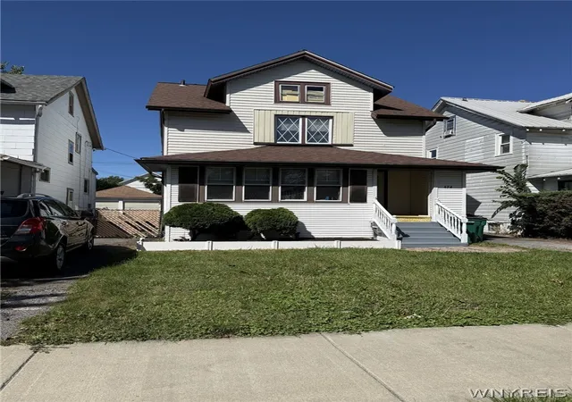 Photo 3 of Sale Pending at 424 Lasalle Ave, Buffalo, NY 14215 | MLS# B1711121 | Listing updated on 2026-09-11