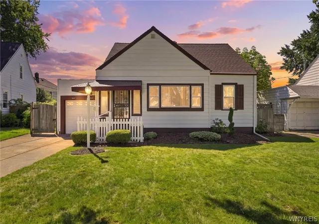 Photo 1 of Sale Pending at 17 Campwood Ct, Buffalo, NY 14215 | MLS# B1711163 | Listing updated on 2026-09-14
